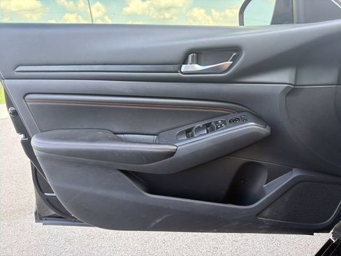 Used 2022 Nissan Altima 2.5 SR FWD image 33