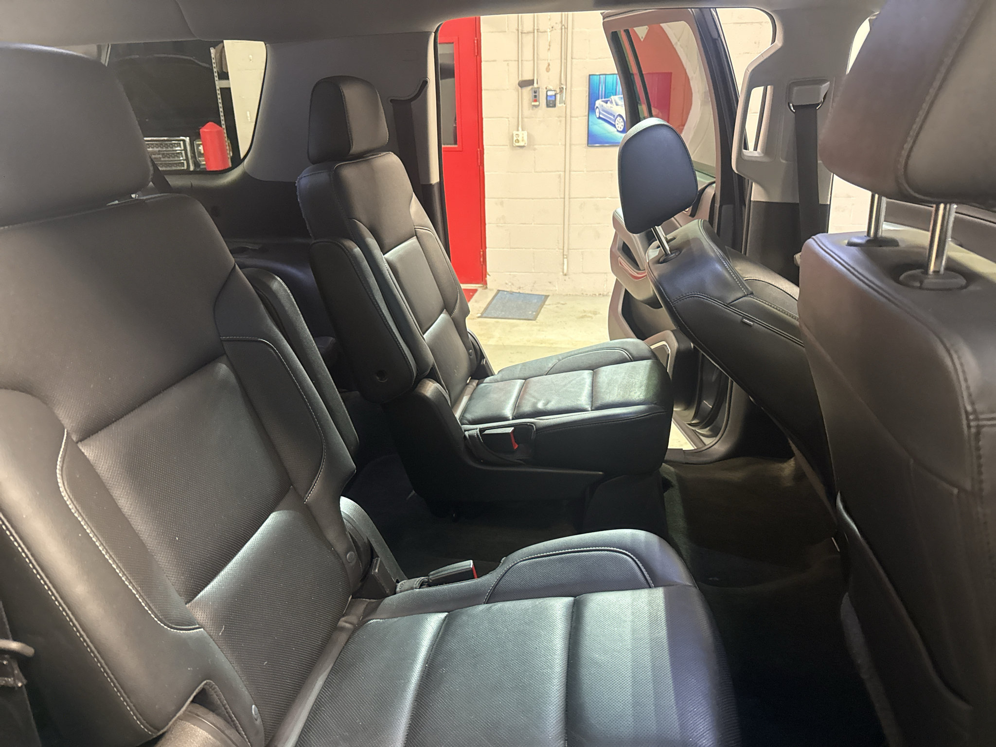 Used 2018 GMC Yukon XL SLT w/ Premium Edition AWD/4WD image 26