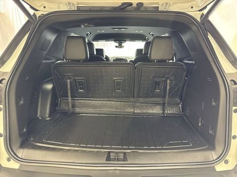 Certified 2023 Chevrolet Traverse RS w/ LPO, Floor Liner Package AWD/4WD image 29