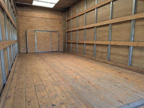 Used 2024 Ford E-450 and Econoline 450 Super Duty RWD image 5