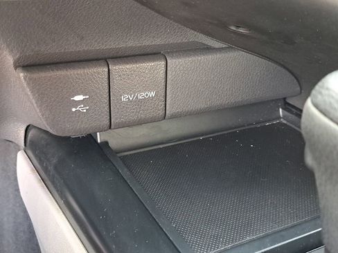 Used 2018 Toyota Camry LE image 23