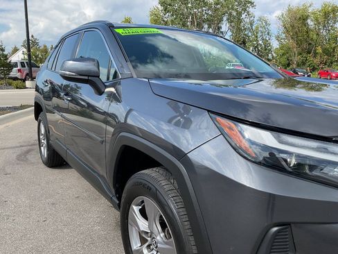 Used 2022 Toyota RAV4 XLE w/ Convenience Package AWD/4WD image 11