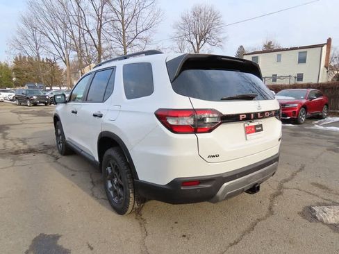 New 2026 Honda Pilot TrailSport image 4