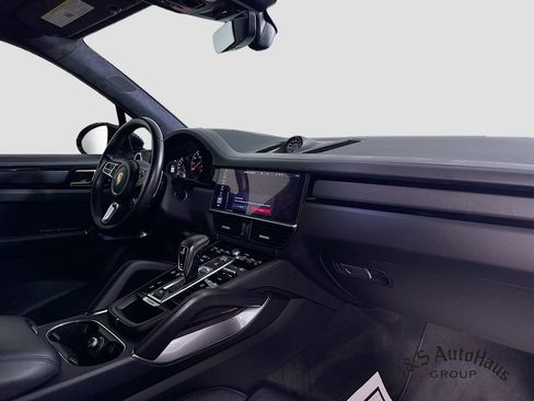 Used 2020 Porsche Cayenne Turbo w/ Assistance Package image 36