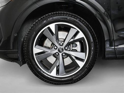 Certified 2024 Audi Q4 e-tron Premium Plus AWD/4WD image 22