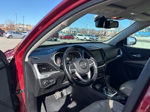 Used 2015 Jeep Cherokee Limited image 10