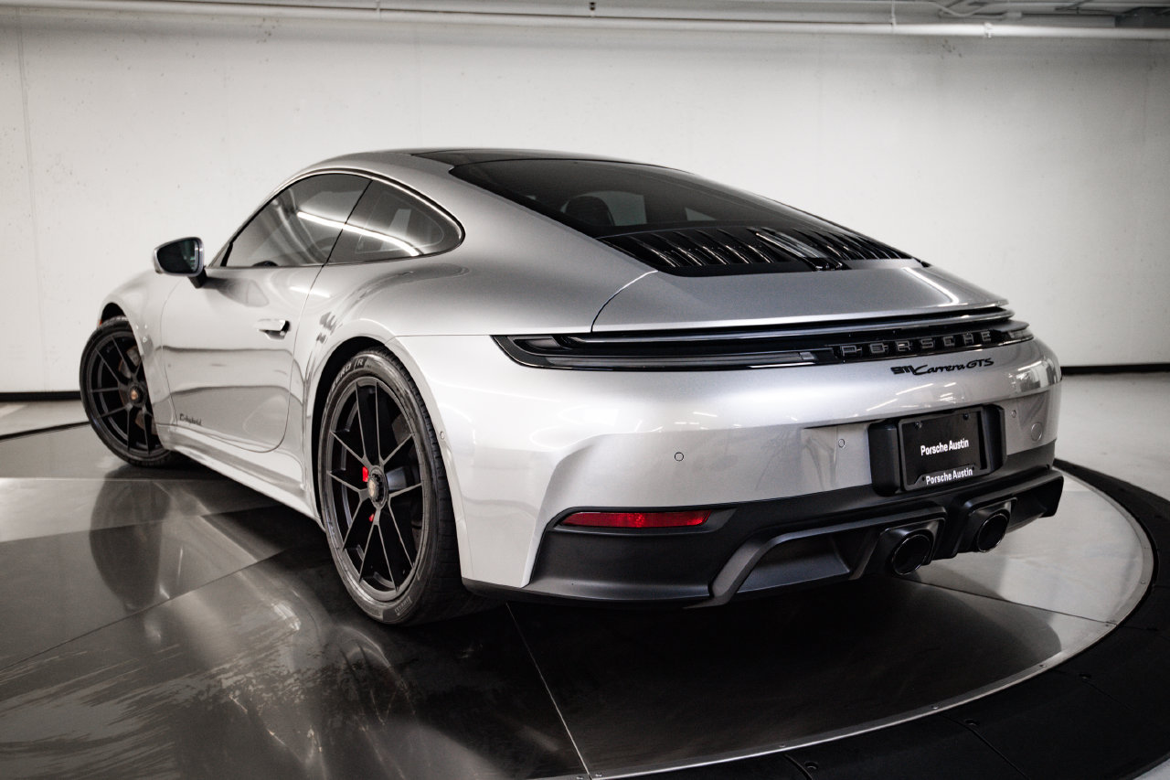 Certified 2025 Porsche 911 Carrera GTS RWD image 3