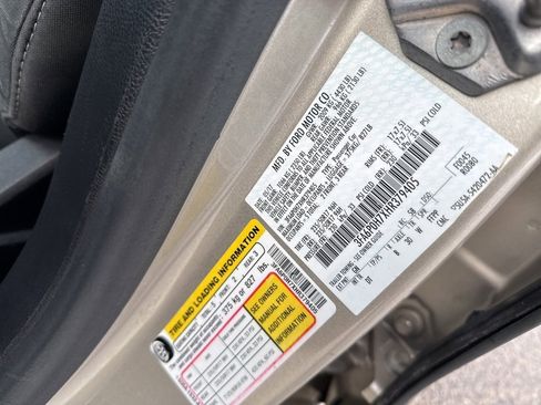 Used 2017 Ford Fusion SE w/ Fusion SE Technology Package image 28