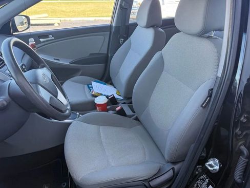 Used 2012 Hyundai Accent GLS image 13