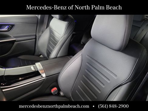 Used 2024 Mercedes-Benz GLC 300 4MATIC image 11