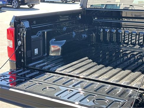 New 2025 Ford Maverick XL image 19