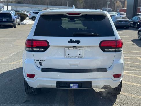 Used 2019 Jeep Grand Cherokee Altitude image 5