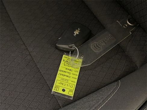 Used 2024 Chevrolet Silverado 1500 Custom image 19