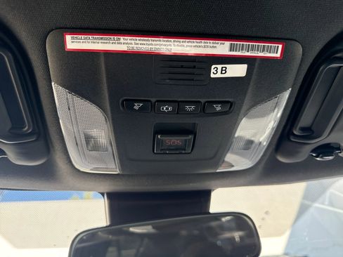 Used 2020 Toyota Corolla SE w/ Carpet Mat Package (TMS) image 21