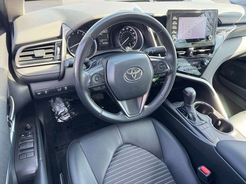 Used 2024 Toyota Camry SE image 20
