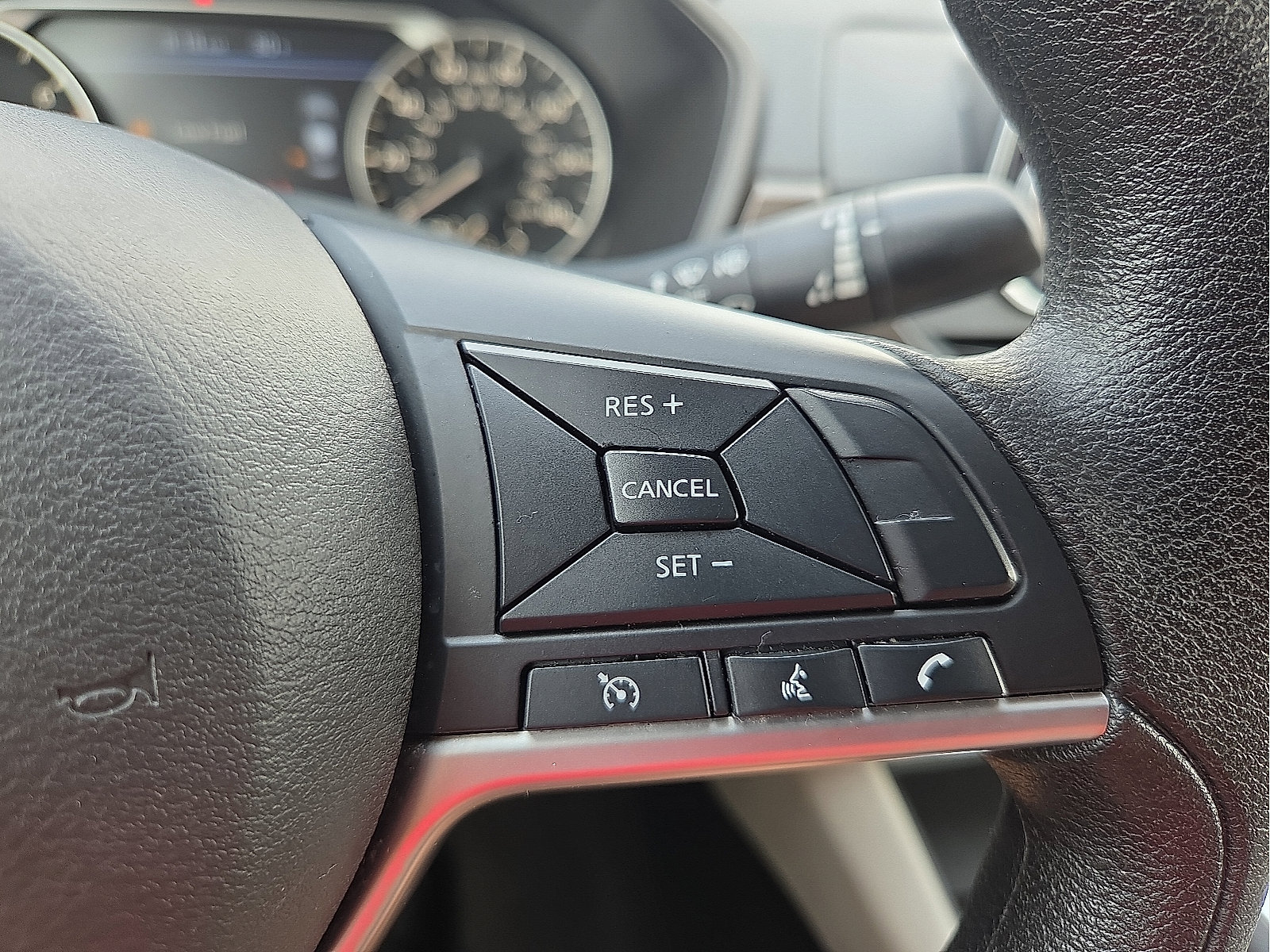 Used 2025 Nissan Altima 2.5 SV FWD image 17
