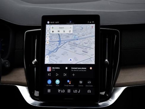 Certified 2025 Volvo XC90 B6 Plus image 21