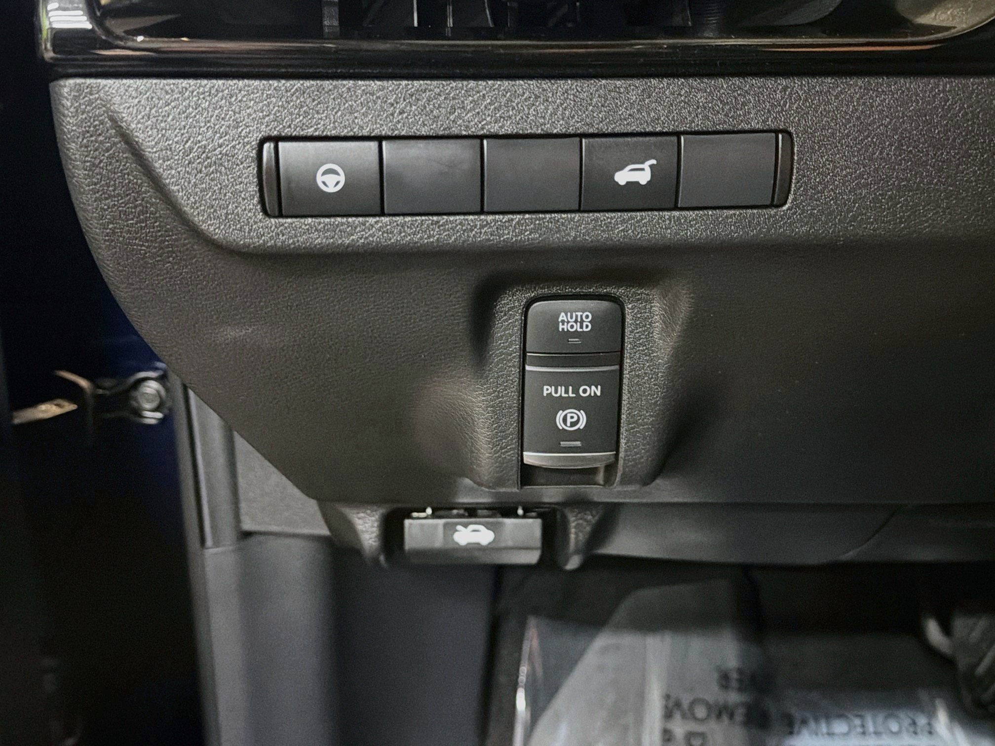 Used 2025 Nissan Murano SV AWD/4WD image 17