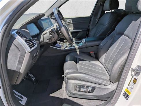Used 2021 BMW X5 M50i w/ Executive Package AWD/4WD image 16