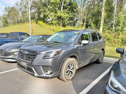 Used 2023 Subaru Forester Premium AWD/4WD image 3
