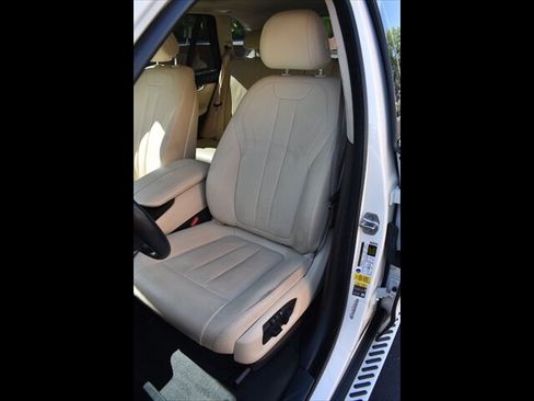 Used 2016 BMW X5 xDrive40e AWD/4WD image 17