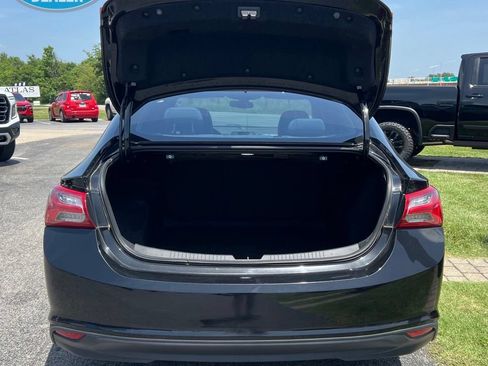 Used 2020 Chevrolet Malibu LT FWD image 23