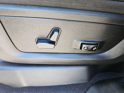 Used 2020 RAM 2500 Limited w/ Body Color Bumper Group image 23