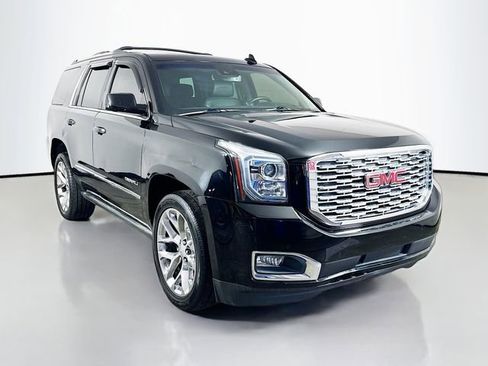Used 2018 GMC Yukon Denali w/ Denali Ultimate Package image 2