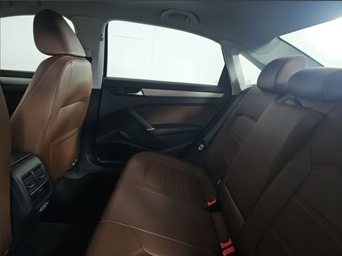 Used 2021 Volkswagen Passat 2.0T SE image 30