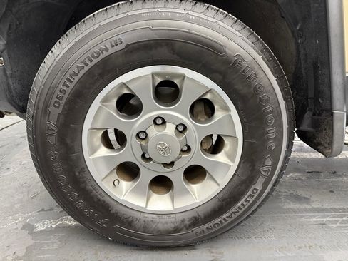 Used 2012 Toyota FJ Cruiser Base image 19