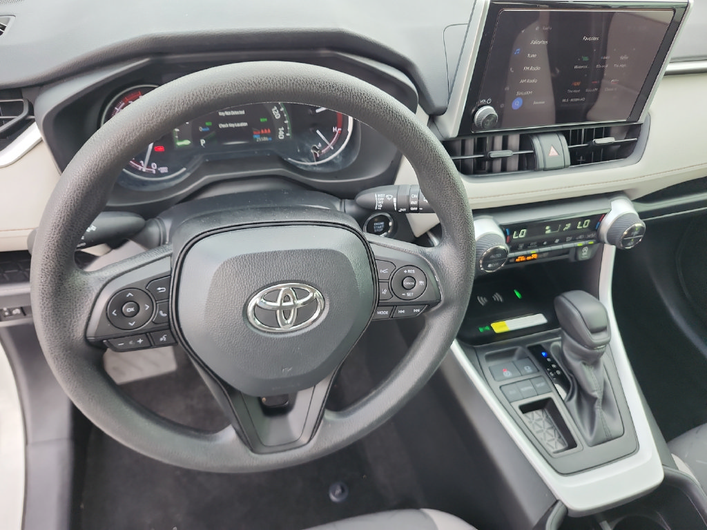 Used 2024 Toyota RAV4 XLE FWD image 34