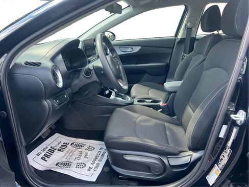 Used 2023 Kia Forte LXS FWD image 8