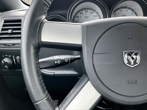 Used 2009 Dodge Challenger R/T image 24