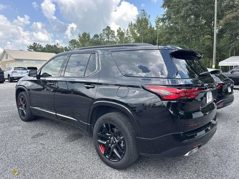 Used 2023 Chevrolet Traverse Premier w/ Redline Edition FWD image 18