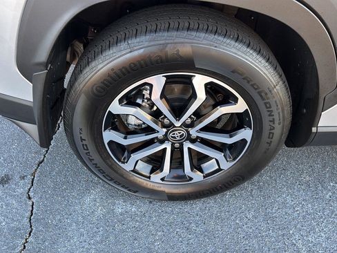 Certified 2023 Toyota Corolla Cross XSE image 31