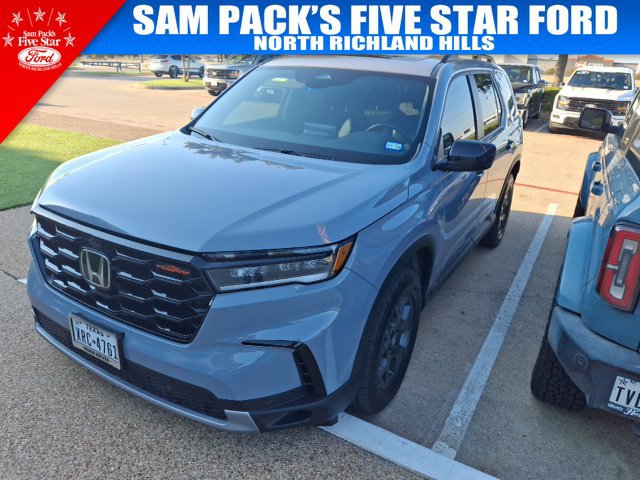 Used 2025 Honda Pilot TrailSport image 1