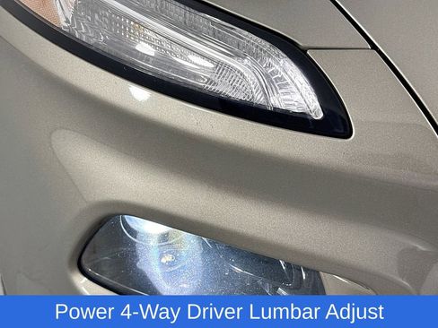 Used 2017 Jeep Cherokee Latitude w/ Comfort/Convenience Group image 39