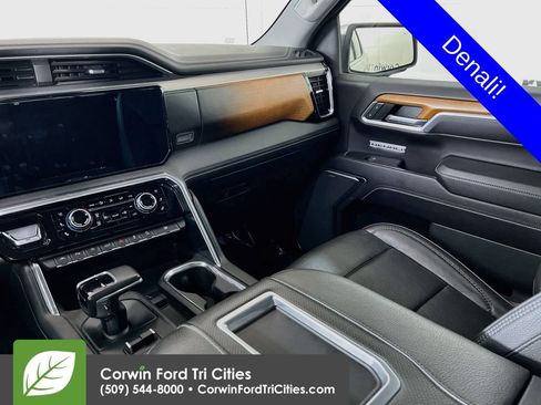 Used 2022 GMC Sierra 1500 Denali w/ Denali Reserve Package AWD/4WD image 28