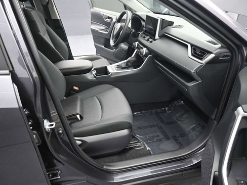 Used 2025 Toyota RAV4 XLE image 16