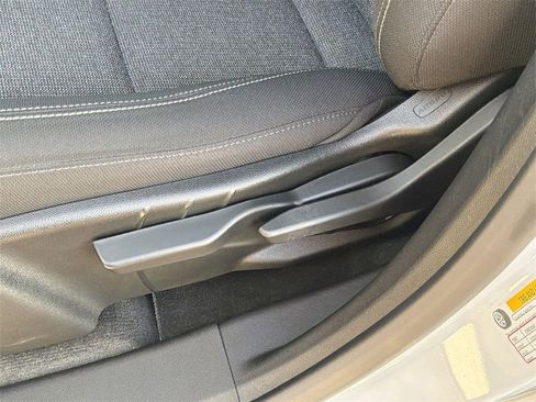 Used 2025 GMC Terrain Elevation image 22