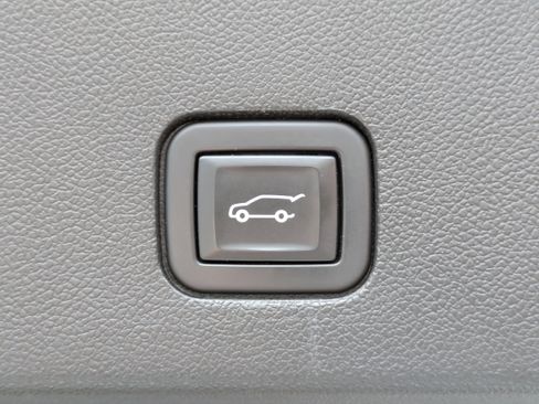 Certified 2022 Cadillac XT6 Premium Luxury w/ Platinum Package AWD/4WD image 13