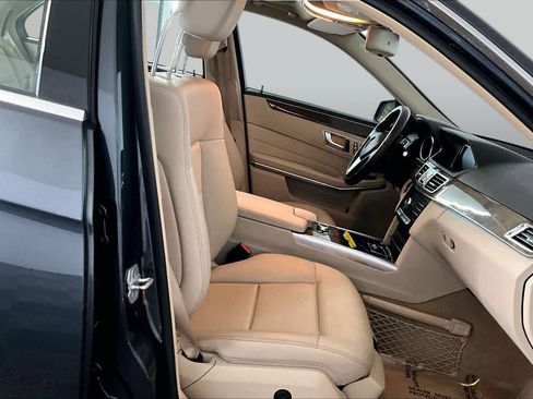 Used 2016 Mercedes-Benz E 350 4MATIC Sedan image 8