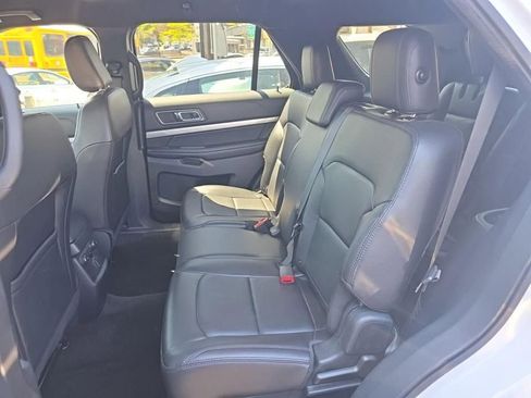 Used 2018 Ford Explorer XLT w/ Equipment Group 202A AWD/4WD image 6