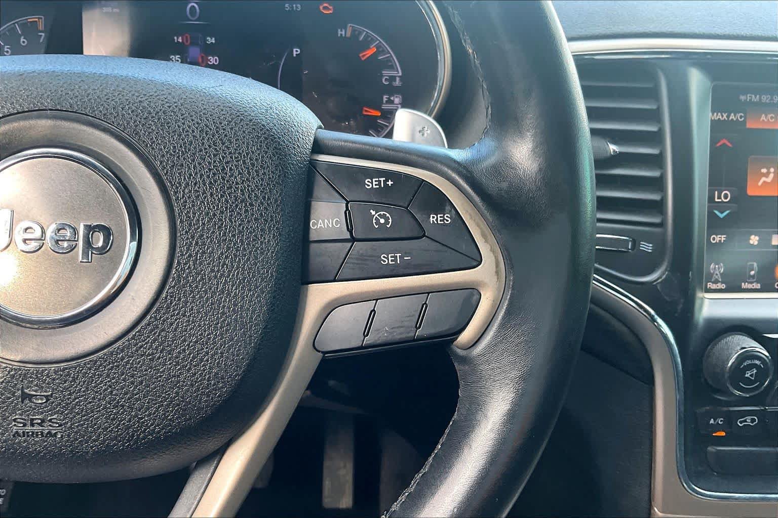 Used 2014 Jeep Grand Cherokee Laredo w/ 18" Wheel & 8.4" Radio Group RWD image 21