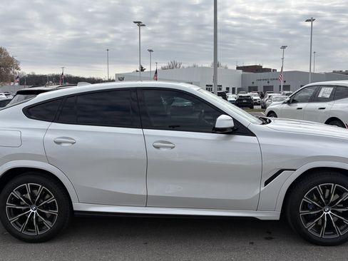 Used 2023 BMW X6 xDrive40i w/ Executive Package image 11