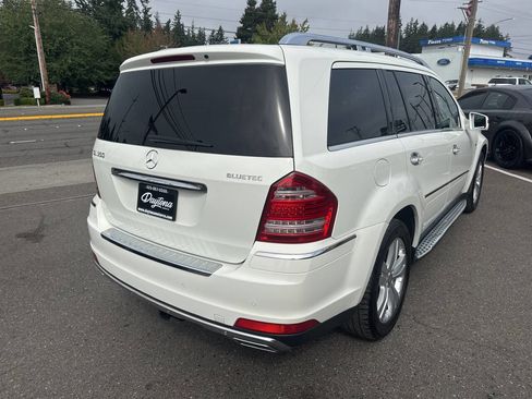 Used 2011 Mercedes-Benz GL 320 BlueTEC 4MATIC w/ Premium 2 Pkg image 9