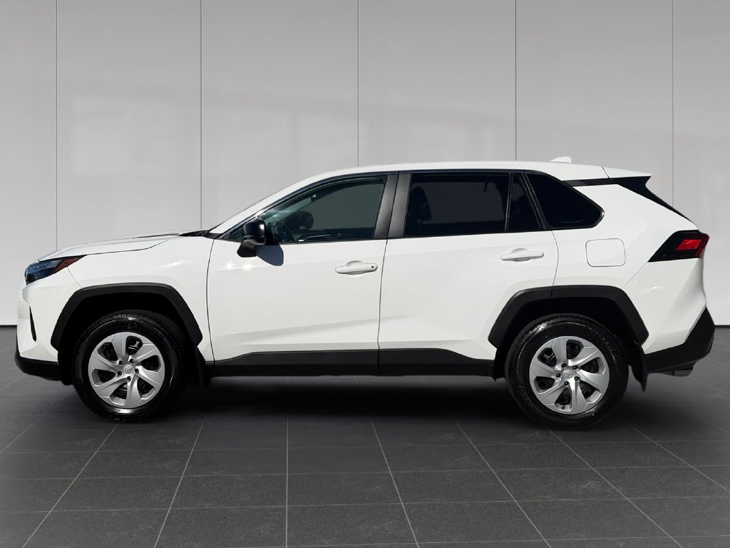 Used 2024 Toyota RAV4 LE AWD/4WD image 2