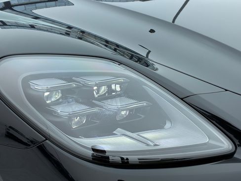 Certified 2025 Porsche Panamera image 11