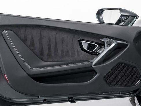 Used 2018 Lamborghini Huracan LP 580-2 image 9