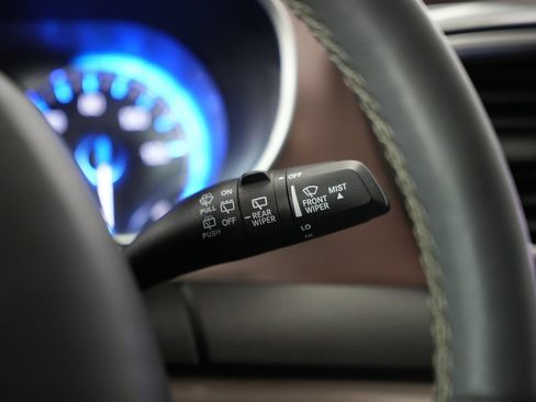Used 2022 Chrysler Voyager LX FWD image 15